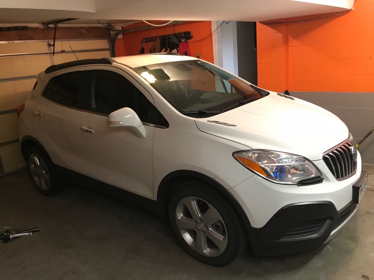 2016 Buick Encore Premium | Omaha, NE, White Pearl Tricoat/Satin Nickel Metallic (White), Front Wheel