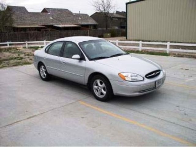 2001 Ford Taurus, Silver Frost Clearcoat Metallic (Silver), Front Wheel