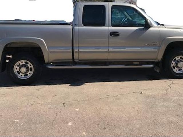 2005 Chevrolet Silverado 2500HD Classic LS, Silver