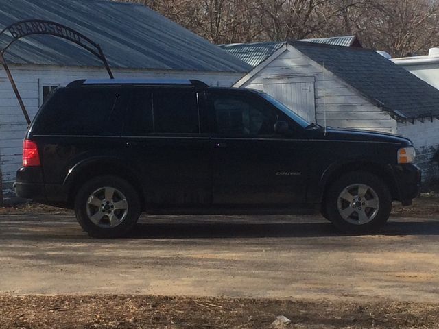 2005 Ford Explorer Sport Trac, Black Clearcoat (Black)