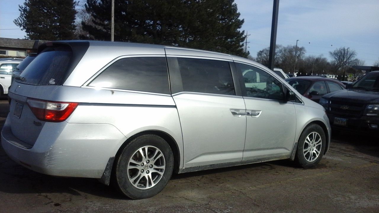 2013 Honda Odyssey LX | Alexandria, SD, Alabaster Silver Metallic (Silver), Front Wheel