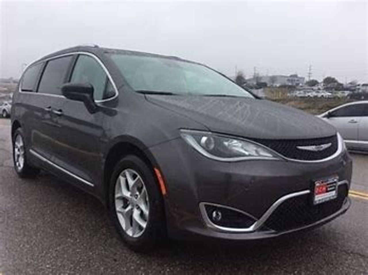 2017 Chrysler Pacifica | Sioux Falls, SD, Bright White Clear Coat (White), Front Wheel