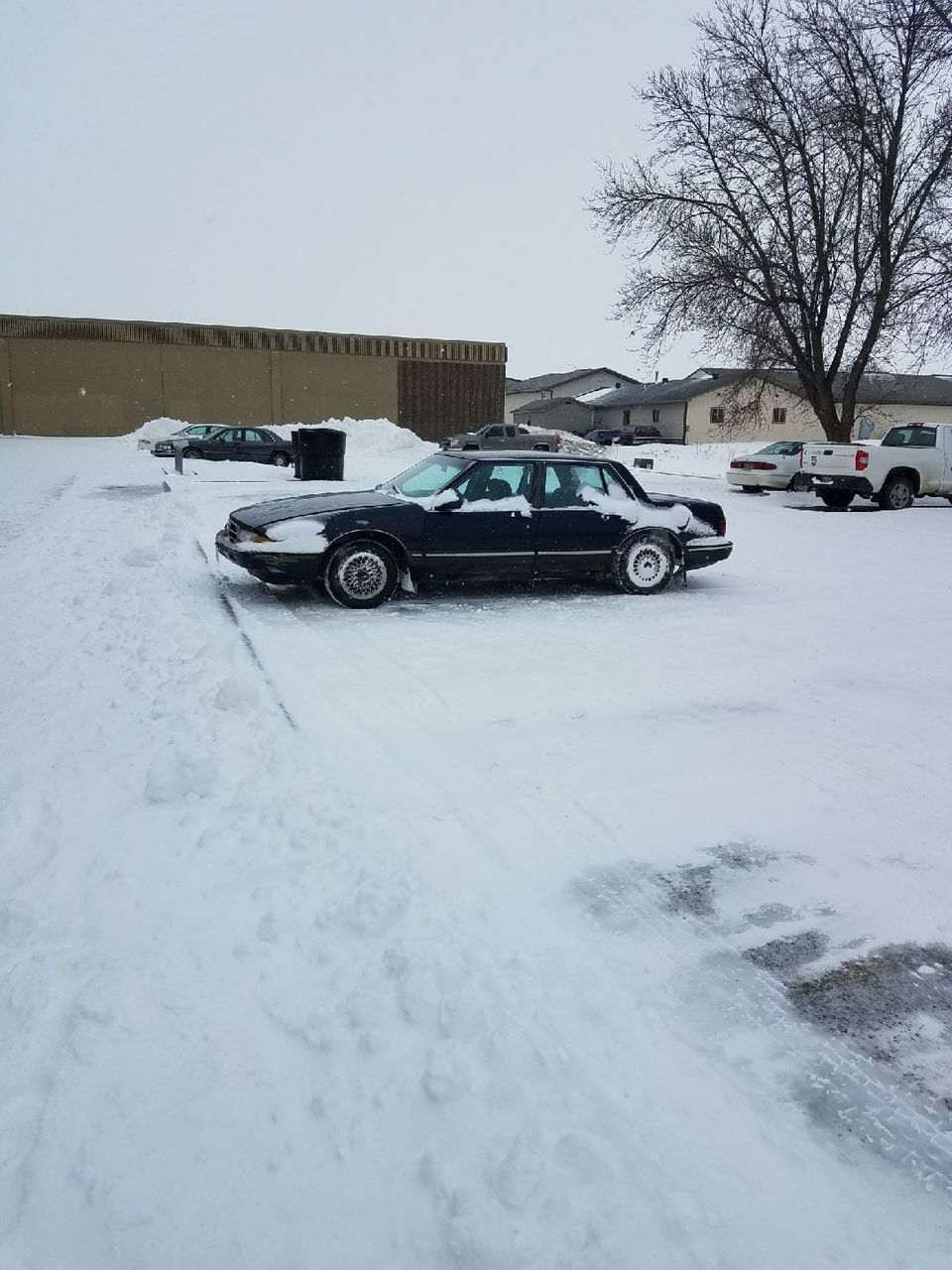 1989 Pontiac Bonneville LE | Watertown, SD, Dark Blue, Front Wheel