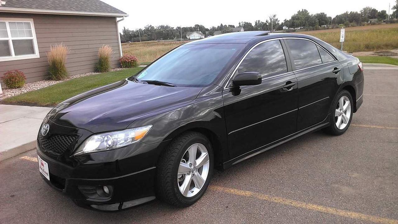 2011 Toyota Camry | Sioux Falls, SD, Black (Black), Front Wheel