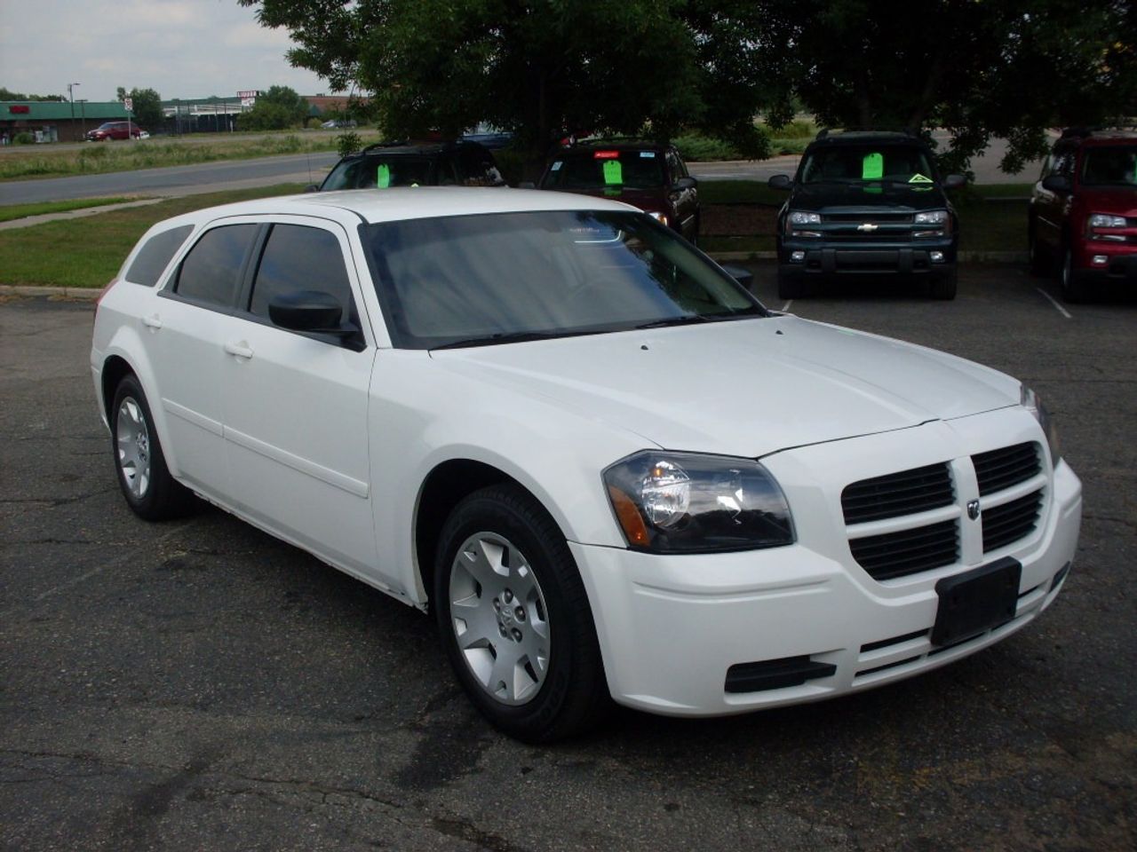 2006 Dodge Magnum | Alexandria, SD, Silver Steel Metallic Clearcoat (Silver), Rear Wheel