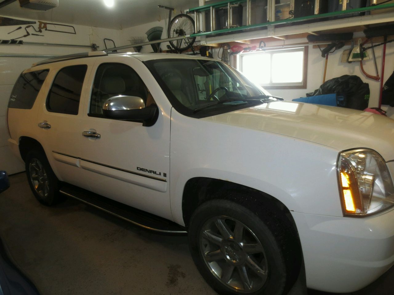 2008 GMC Yukon | Crooks, SD, Summit White (White)