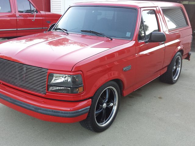 1996 Ford Bronco XLT, Bright Red Clearcoat (Red & Orange), 4 Wheel