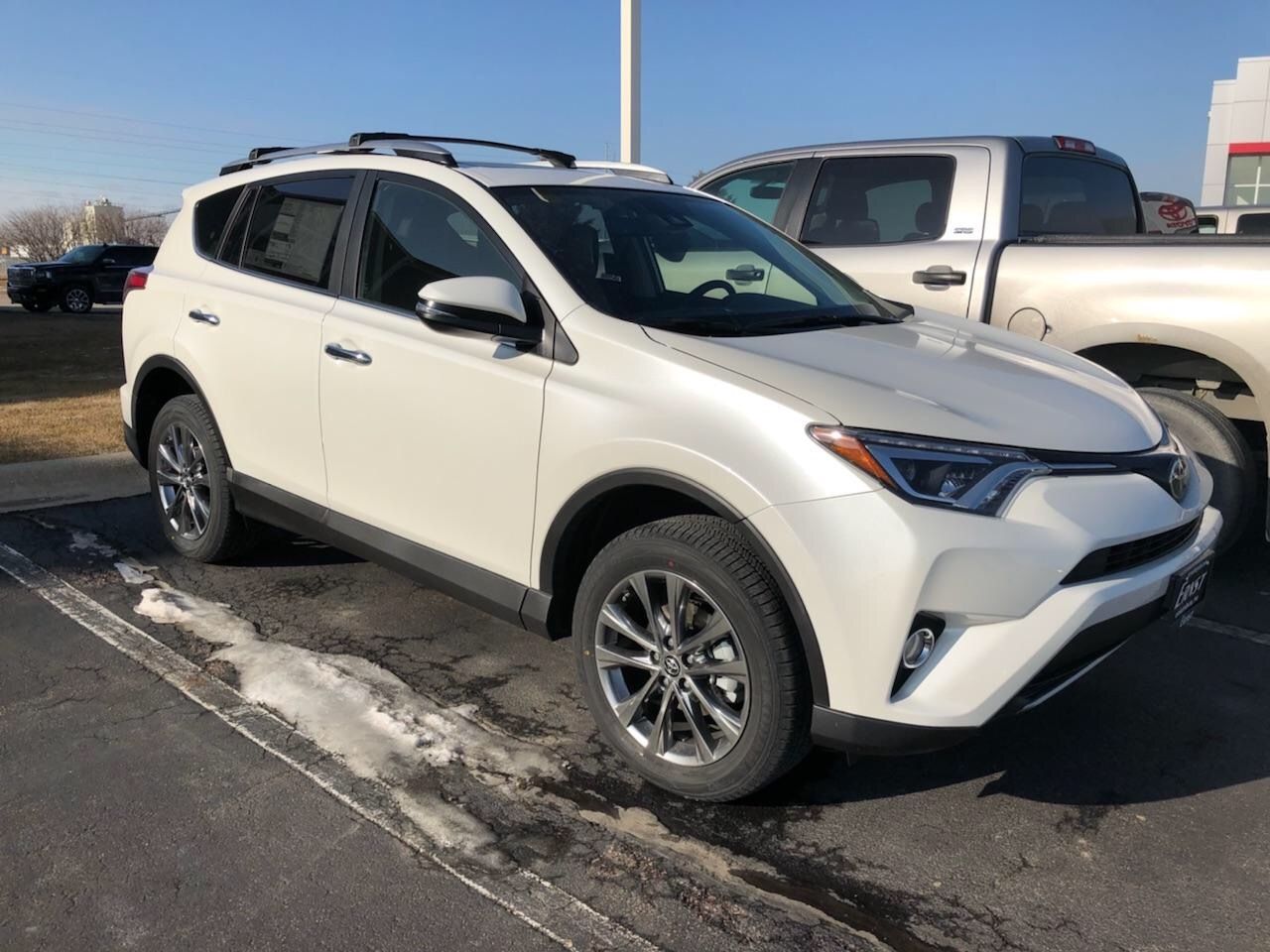 2018 Toyota RAV4 | Vermillion, SD, Blizzard Pearl (White)