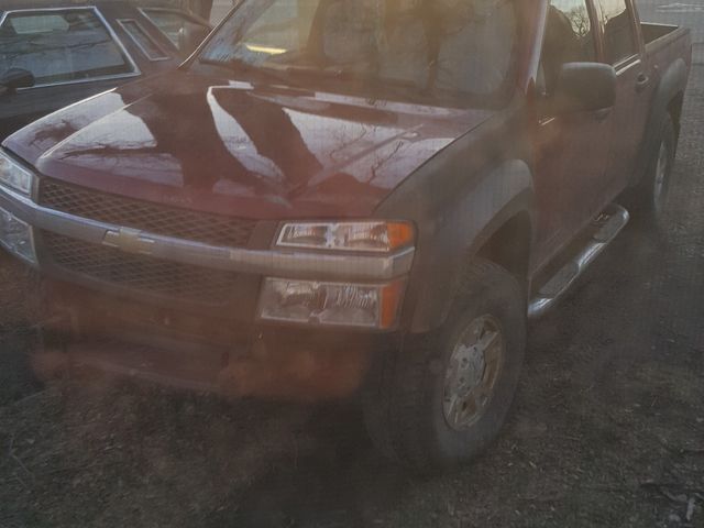 2005 Chevrolet Colorado, Victory Red (Red & Orange)