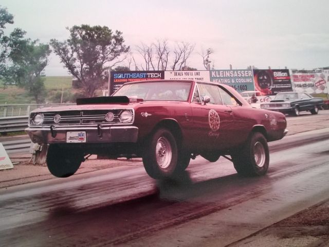 1968 Dodge Dart, Maroon