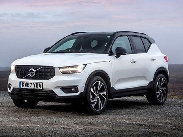 2019 Volvo XC40 T5 Momentum, Ice White (White), All Wheel