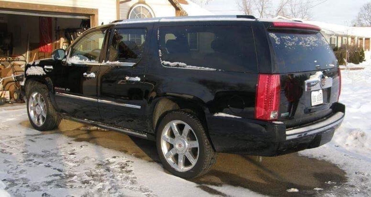 2011 Cadillac Escalade ESV Base | Sioux Falls, SD, Black Raven (Black), All Wheel