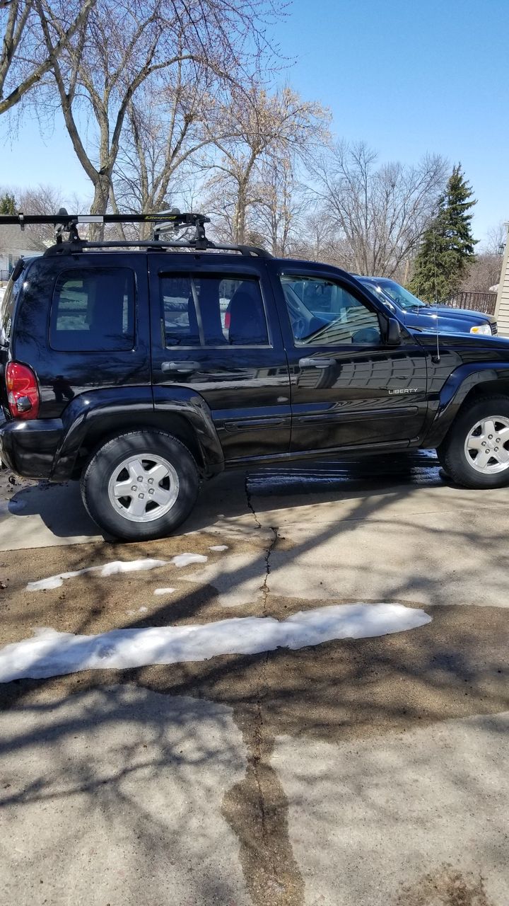 2004 Jeep Liberty Limited | Sioux Falls, SD, Black Clearcoat (Black), 4 Wheel