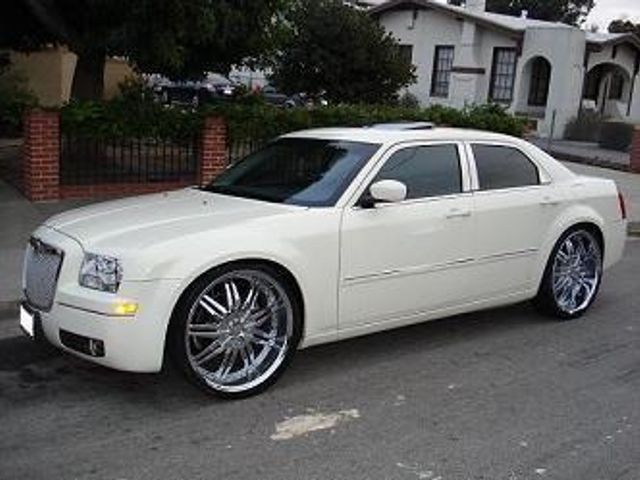 2005 Chrysler 300, Cool Vanilla Clearcoat (White)
