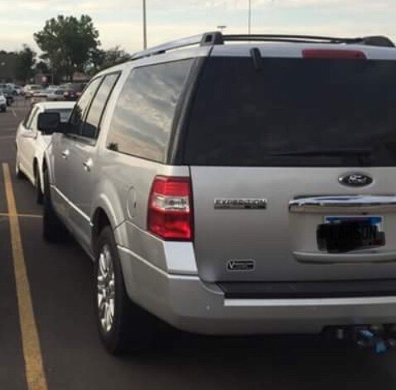 2011 Ford Expedition | Vermillion, SD, Ingot Silver Metallic (Silver)