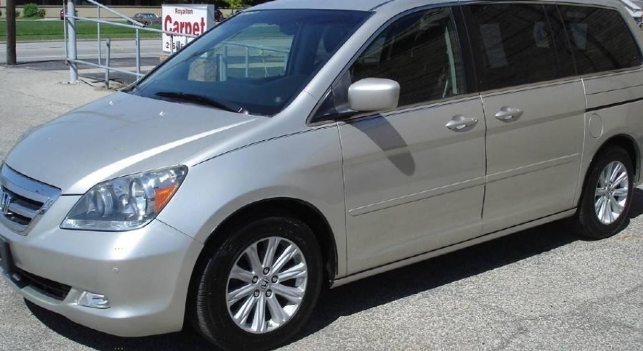 2005 Honda Odyssey | Farmington, MN, Silver Pearl Metallic (Silver), Front Wheel