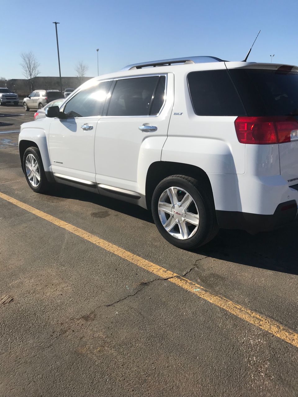 2011 GMC Terrain SLT-1 | Sioux Falls, SD, Olympic White (White), Front Wheel