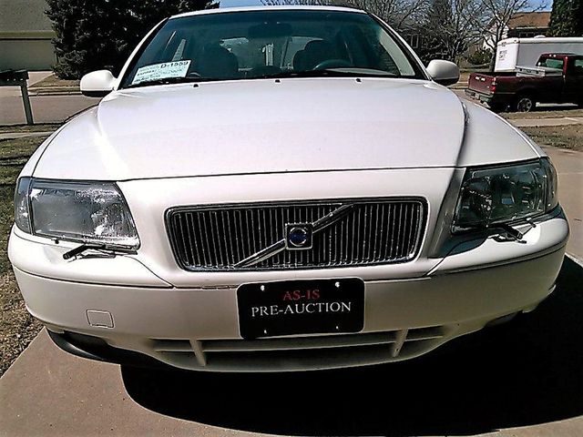 2002 Volvo S80 T6, White (White), Front Wheel