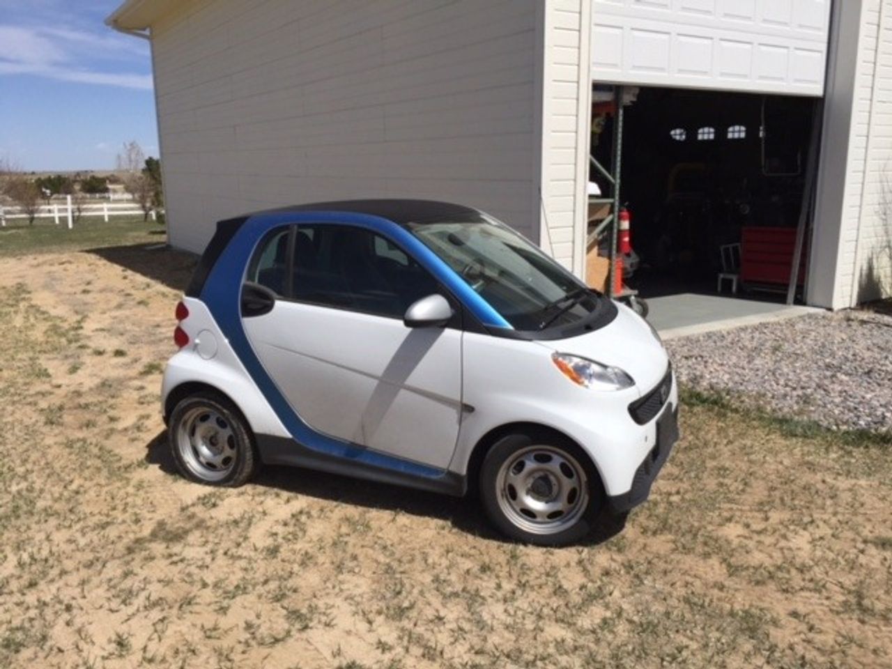 2016 Smart fortwo | Sioux Falls, SD, White (White), Rear Wheel