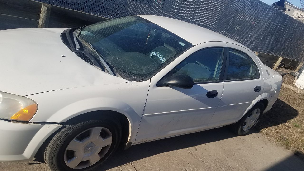 2003 Dodge Stratus SE | Sioux Falls, SD, Stone White Clearcoat (White), Front Wheel