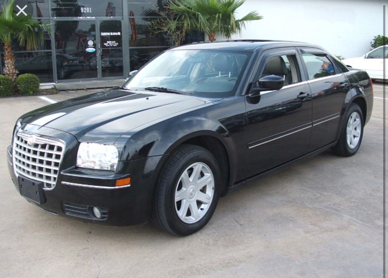 2005 Chrysler 300 | Plattsmouth, NE, Brilliant Black Crystal Pearlcoat (Black)