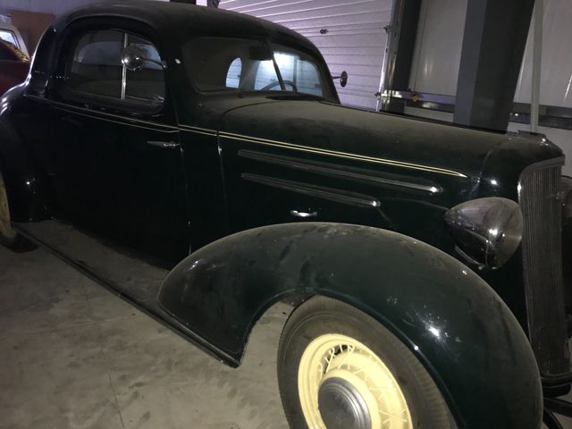 1935 Ford, Black