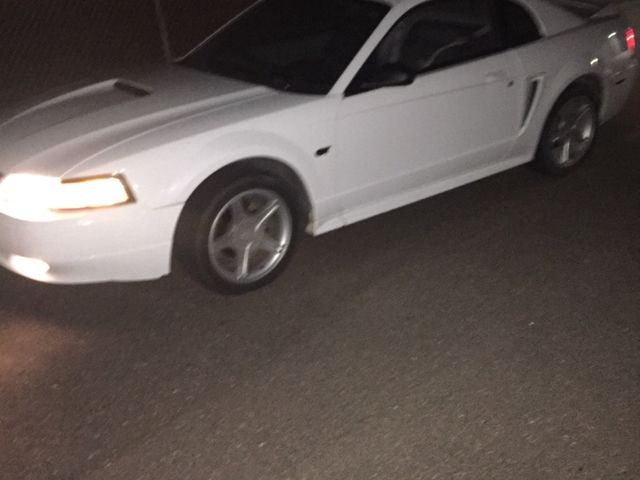 2000 Ford Mustang GT, Crystal White Clearcoat (White), Rear Wheel